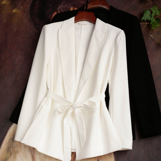 Blazer ajusté pour femmes avec taille cintrée Chic und Stil