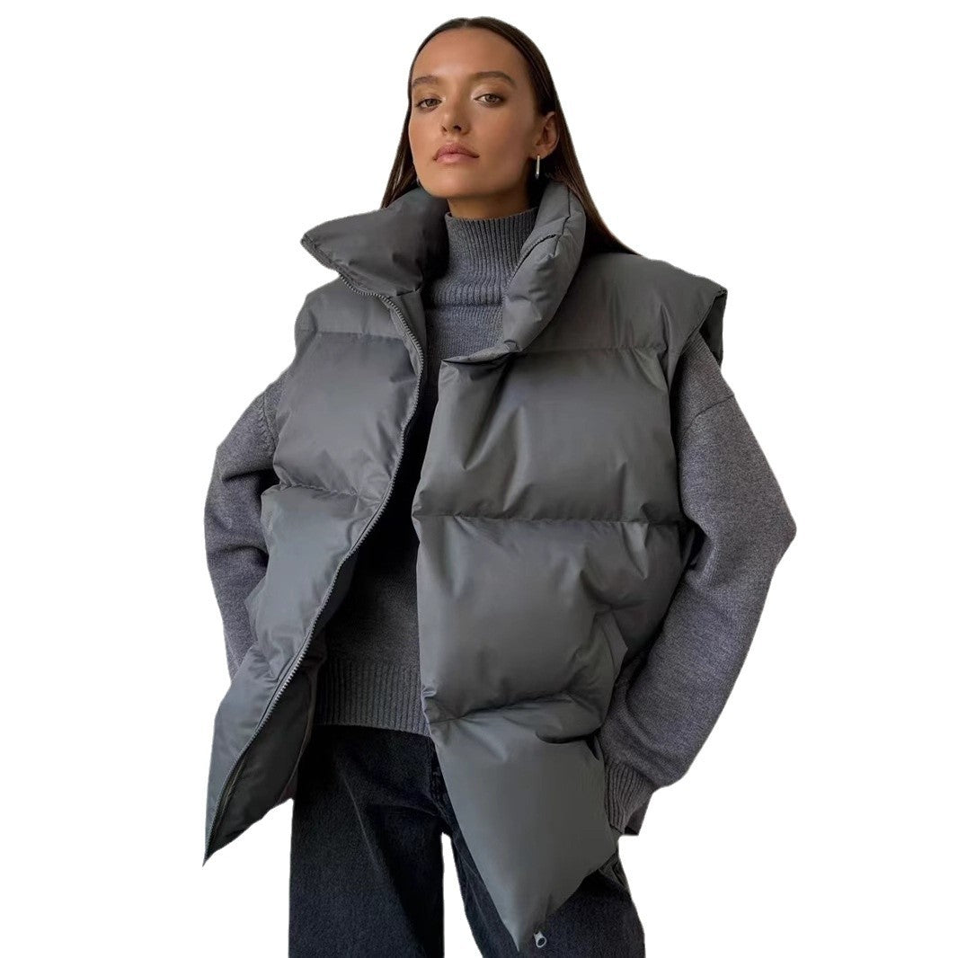 Chic and Stil quilted vest for women with a high collar and pockets