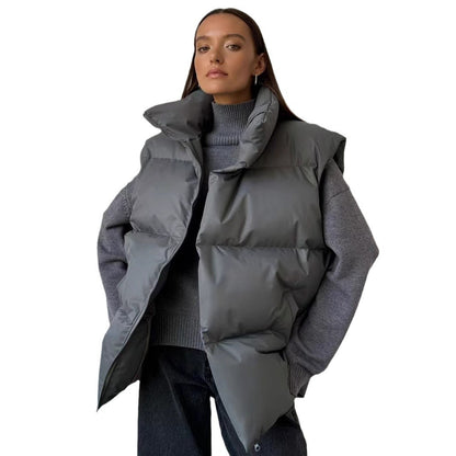 Chic and Stil quilted vest for women with a high collar and pockets
