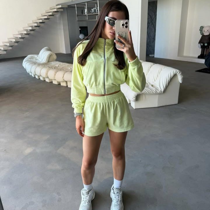 Ensemble de vestes de loisirs sportives et de shorts pour femmes en matériau léger Chic und Stil