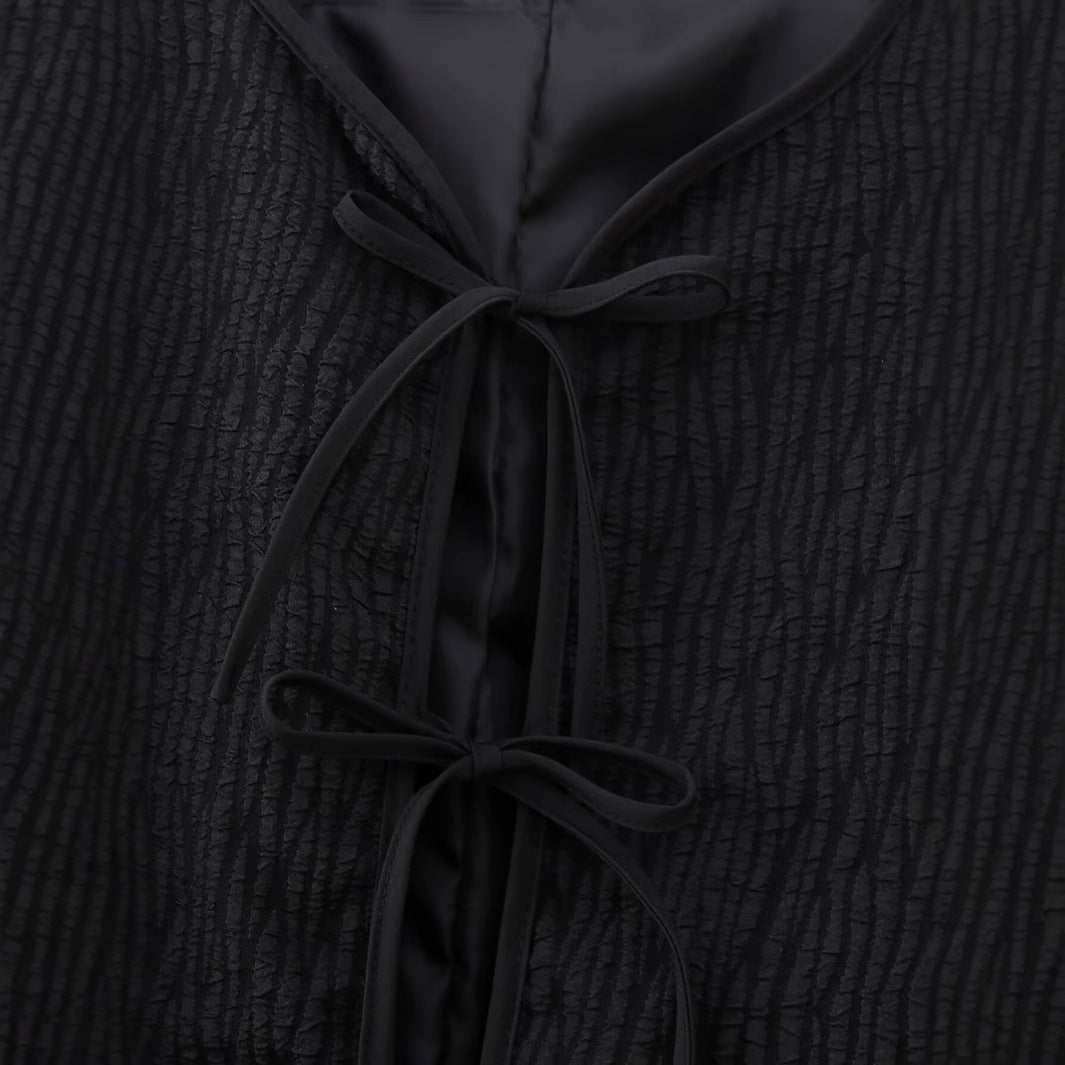 Dames élégant doudoune avec détails de volants élaborés et col haut Chic und Stil