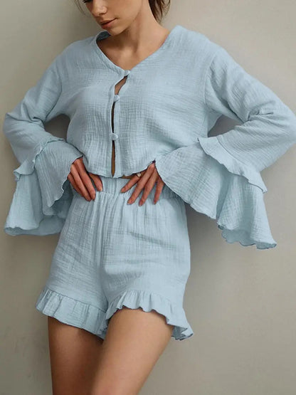 Ensemble pour femmes composé d'un haut léger et de shorts avec volants Chic und Stil