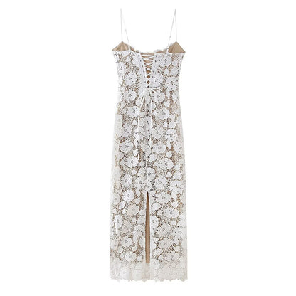 Robe en dentelle pour femmes avec de délicates bretelles spaghetti et un design floral Chic und Stil