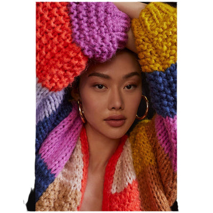 Cardigan en gros tricot pour dames avec un design patchwork coloré Chic und Stil