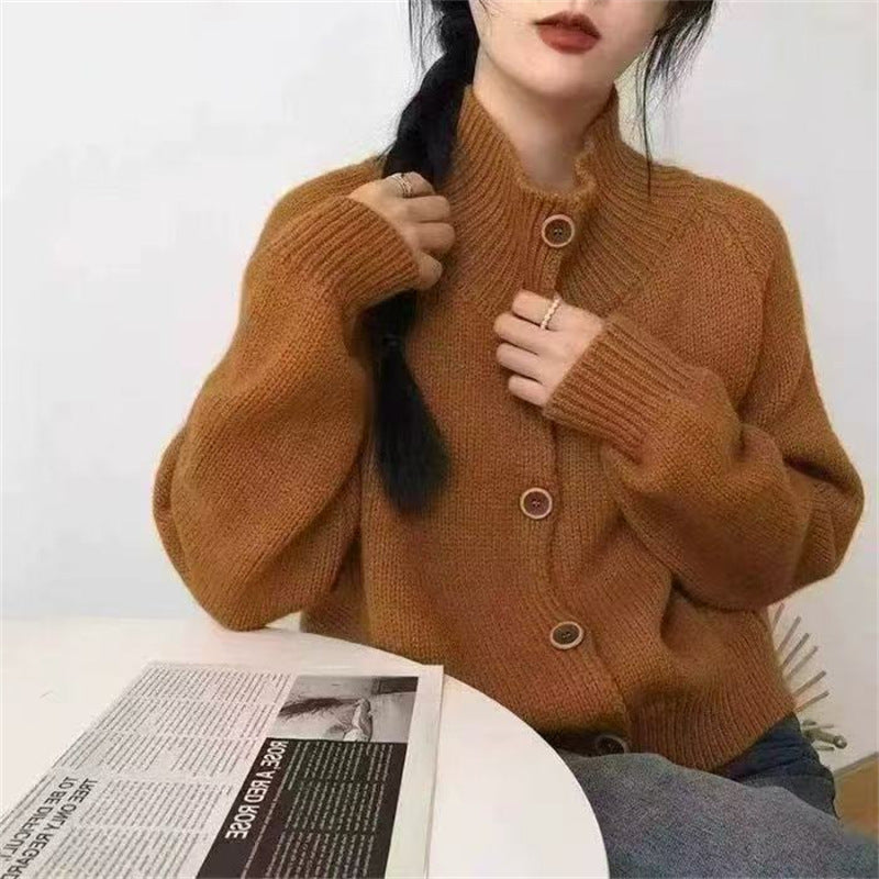 Dame cardigan à col montant douillet avec détails de boutons Chic und Stil