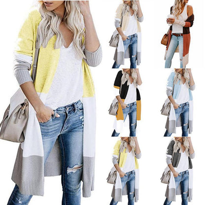 Dames Cardigan en tricot durable et à la mode avec une coupe ouverte et des parties de couleur contrastées Chic und Stil