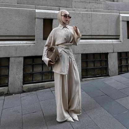 Elegant and fashionable outfit for women with high-waisted pants and shirt Chic und Stil