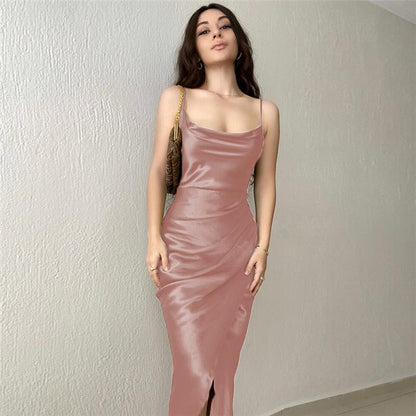 Robe maxi en satin pour dames avec une fente élégante et un décolleté séduisant Chic und Stil
