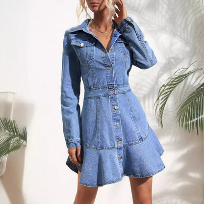 Robe chemise en denim pour femmes avec une coupe cintrée et des détails de boutons tendance Chic und Stil