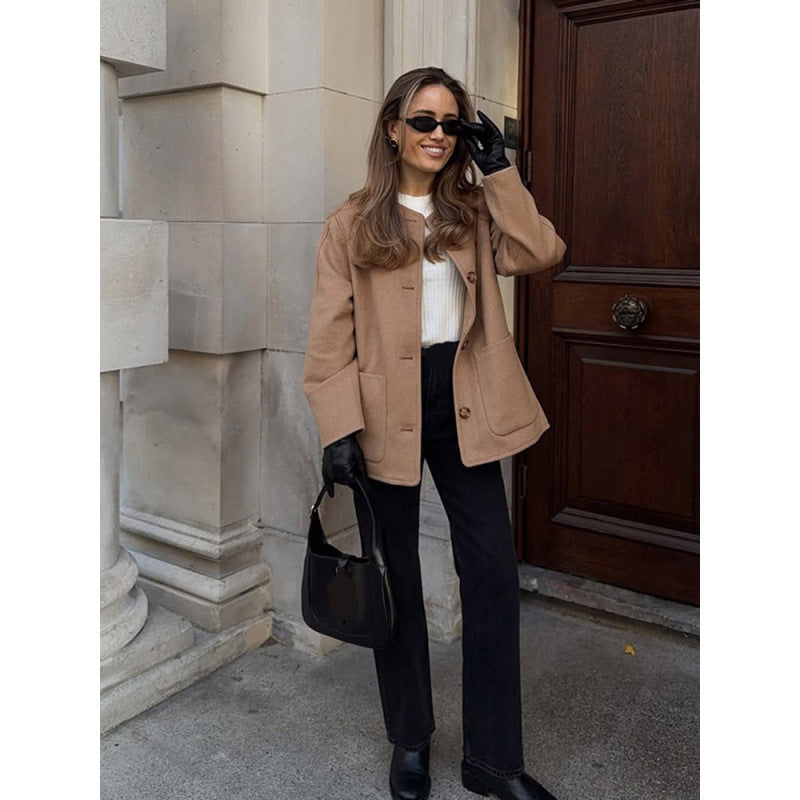 Women’s wrap jacket with a modern design and elegant details Chic and Style