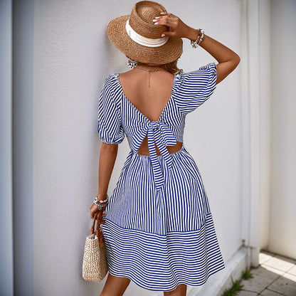 Robe A-ligne smockée pour femmes avec manches bouffantes Chic und Stil