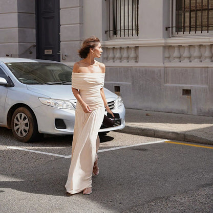 Robes maxi élégantes à épaules dénudées pour femmes avec détails plissés et coupe flatteuse Chic und Stil