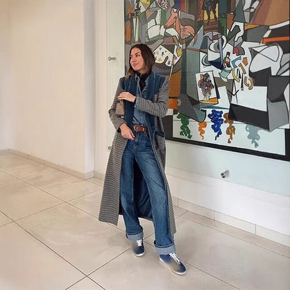 Elegant long jacket for women with a fine check pattern and a fluffy collar Chic and Style