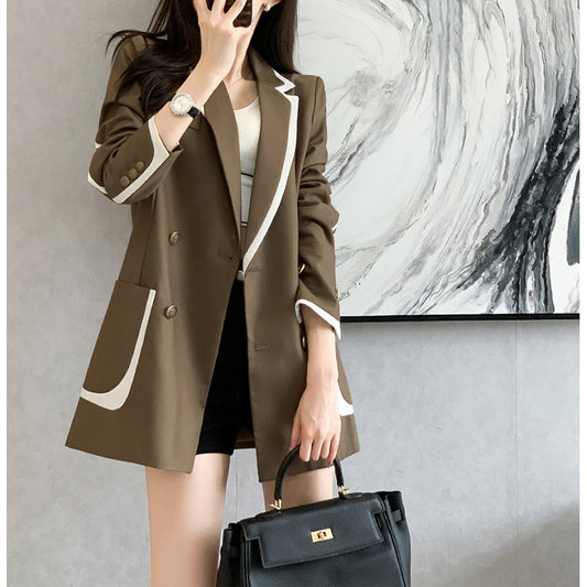 Veste pour femmes à double boutonnage sur mesure avec garniture contrastante Chic und Stil