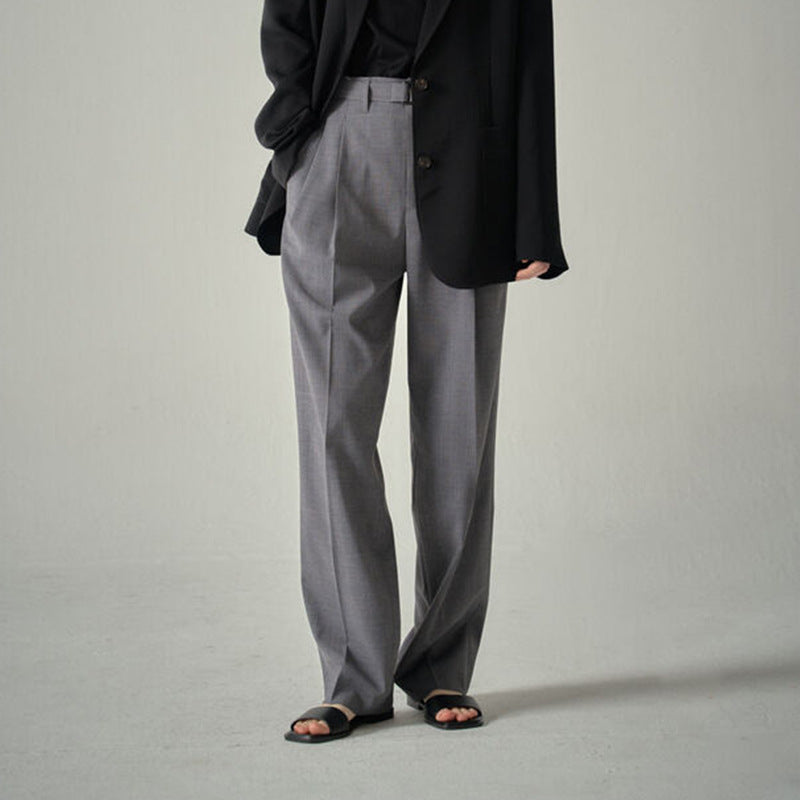 Elegant and widely cut women's suit pants with open side pockets Chic and Style