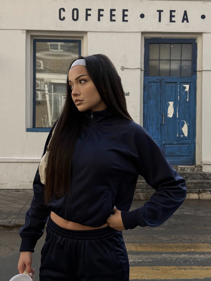 Women's sports training jacket and matching high-waisted pants Chic and Style