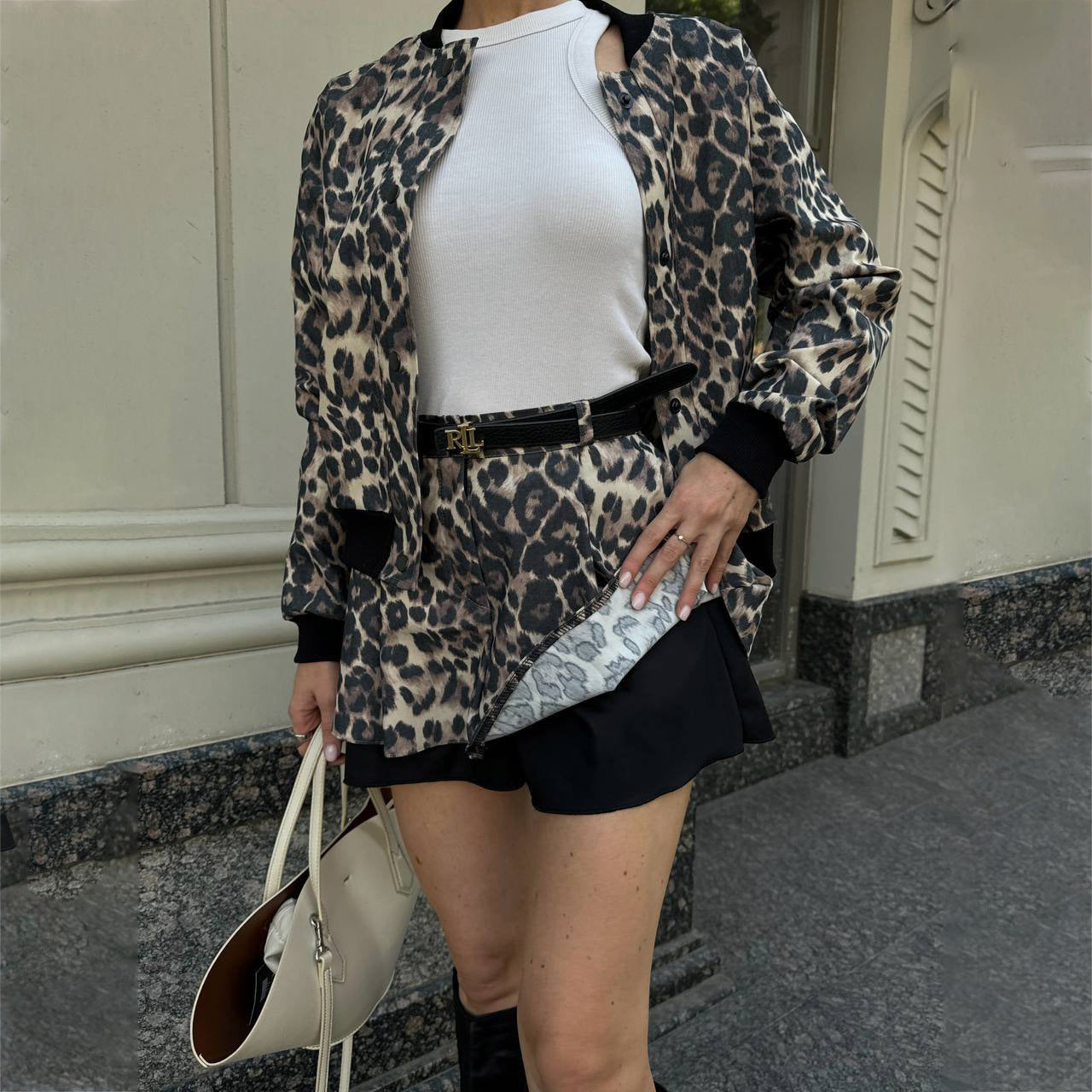 Women's set consisting of a leopard print jacket and a Chic und Stil skirt