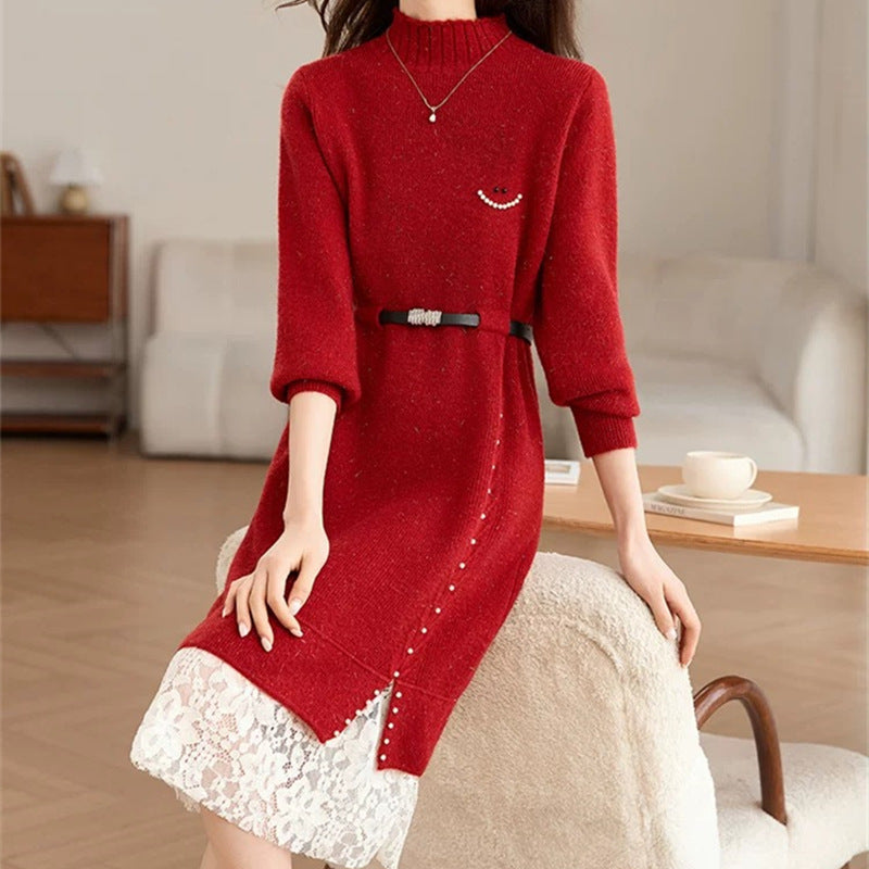 Robe en tricot pour femmes avec des détails de boutons décoratifs et de la dentelle Chic und Stil