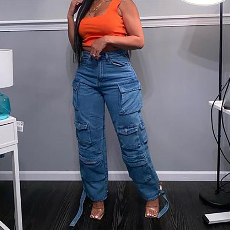 Chic and Style women's cargo pants with practical side pockets and a relaxed fit