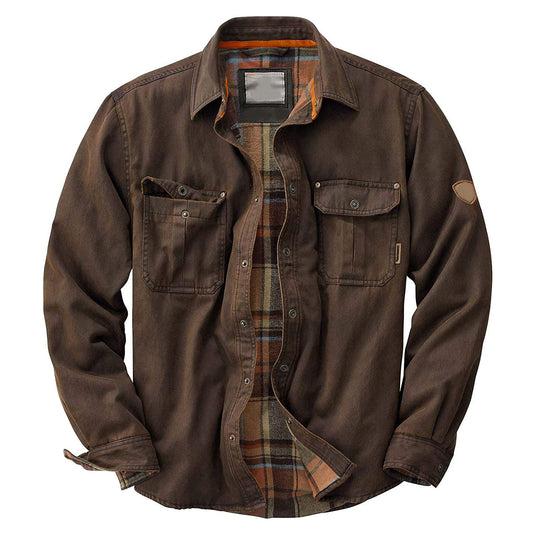 Functional flannel shirt for men with a practical pocket layout and an attractive checkered design Chic and Style