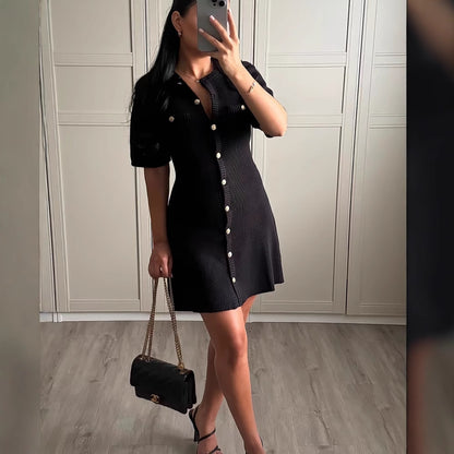 Robe en tricot pour femmes à manches courtes et patte de boutonnage Chic und Stil