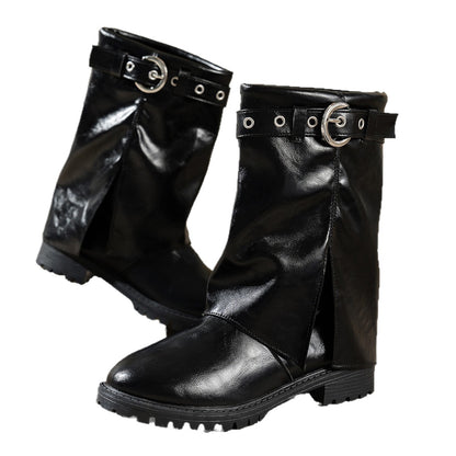 Bottes à la mode pour femmes avec détail de boucle tendance et profil robuste Chic und Stil