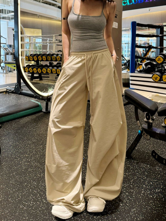 Loose casual pants for women with elastic waist and practical side pockets Chic and Style