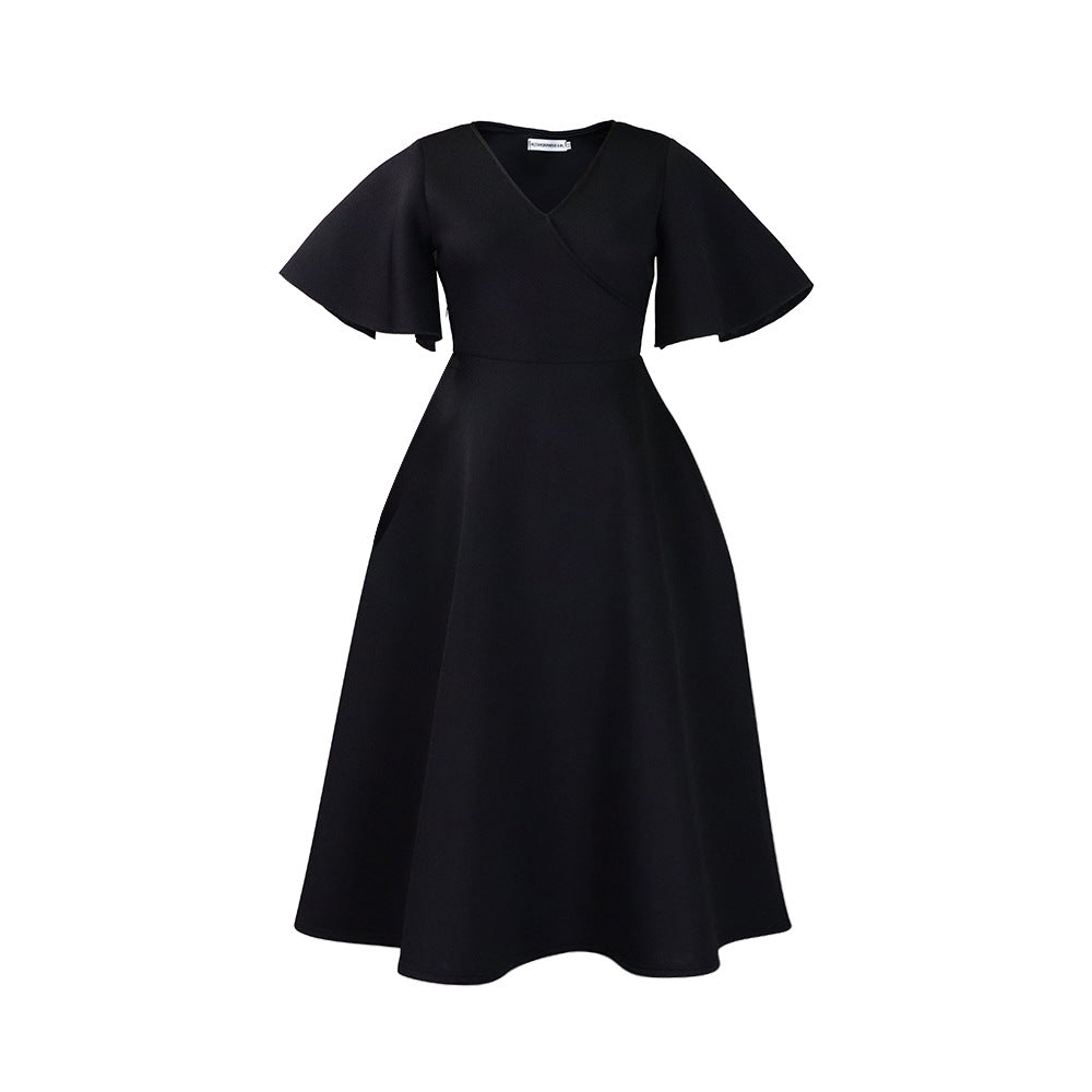 Robe portefeuille pour femmes avec une coupe fluide et des manches volumineuses Chic und Stil