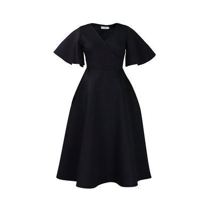 Robe portefeuille pour femmes avec une coupe fluide et des manches volumineuses Chic und Stil