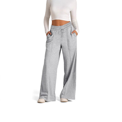 Women's sweatpants with a loose fit and practical pockets Chic und Stil