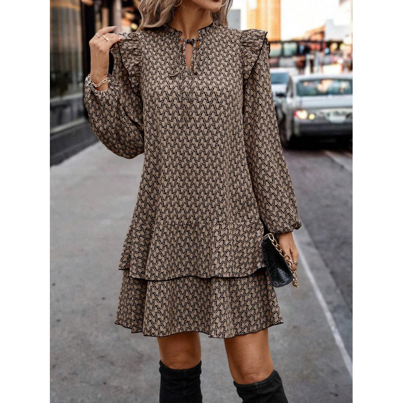 Robe de loisirs pour femmes avec un design romantique à volants et une encolure en forme de clé Chic und Stil