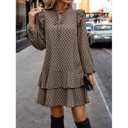 Robe de loisirs pour femmes avec un design romantique à volants et une encolure en forme de clé Chic und Stil