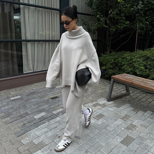 Comfortable knit set for women with high collar and flared pants Chic and Style