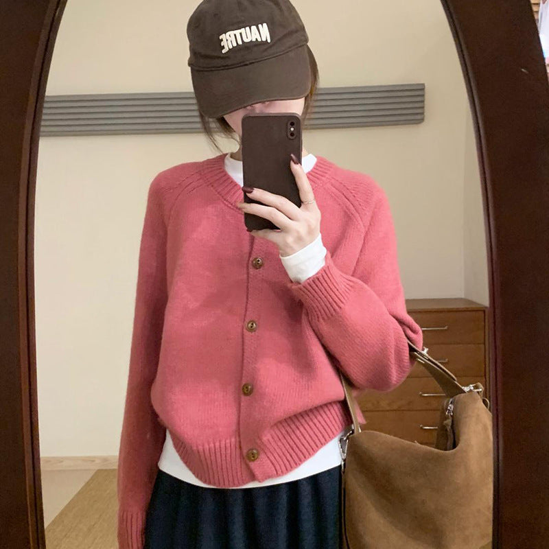 Pull en tricot confortable pour femmes avec détails de boutons et épaules tombantes Chic und Stil