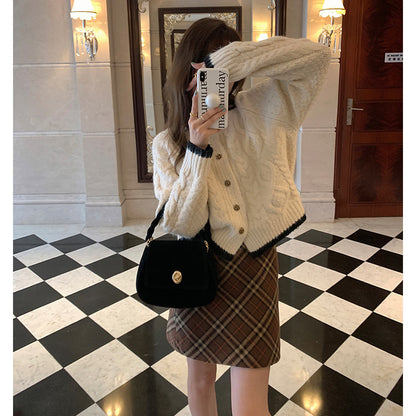 Dames gros tricot cardigan avec un motif de tissage unique et de élégants boutons Chic und Stil