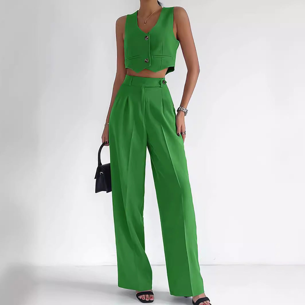 Women's trendy two-piece set with mid-calf pants and modern crop top Chic and Style