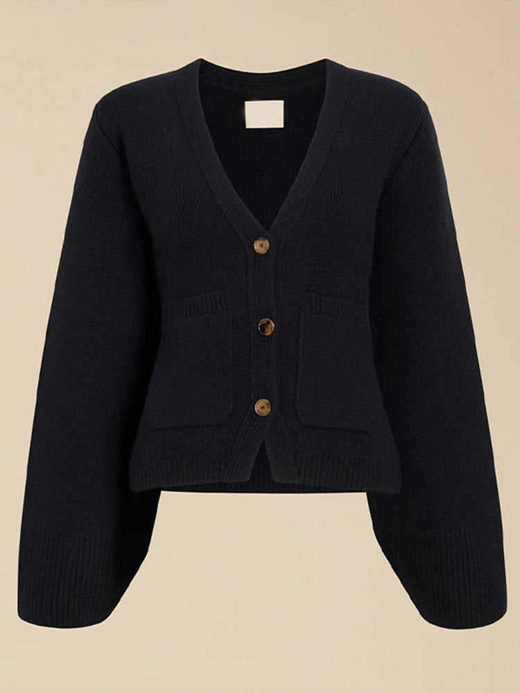 Dames cardigan en tricot décontracté avec une jolie patte de boutonnage et des poches pratiques Chic und Stil