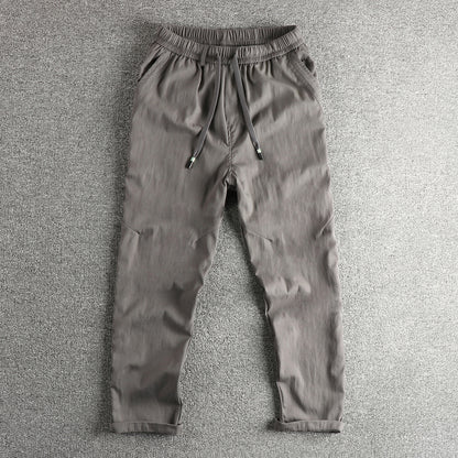 Men's athletic leisure pants with elastic waistband and practical drawstring Chic und Stil