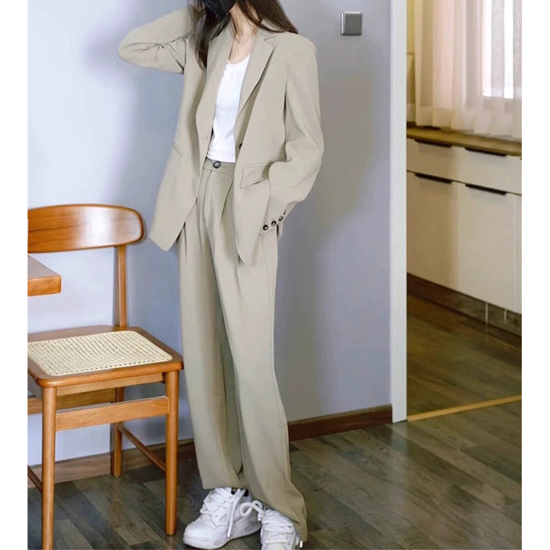 Veste et pantalon minimaliste ajusté pour femmes Chic und Stil