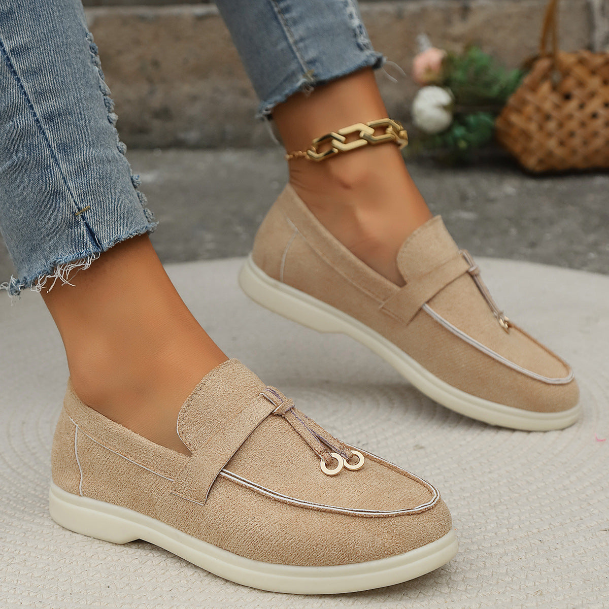 Mocassins pour femmes au design tendance avec des accents dorés Chic und Stil