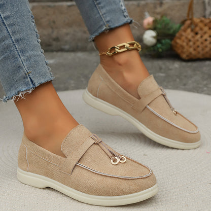 Mocassins pour femmes au design tendance avec des accents dorés Chic und Stil