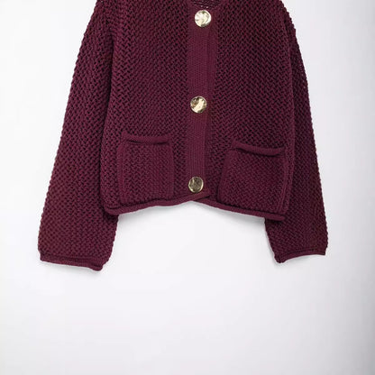 Dames cardigan mode avec des boutons dorés et des poches à passepoil Chic und Stil