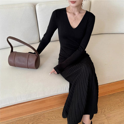 Robe maxi pour femme avec décolleté en V et design de jupe plissée Chic und Stil