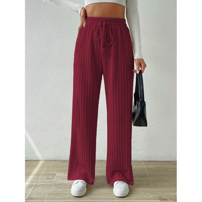 Comfortable casual pants for women in ribbed design Chic und Stil