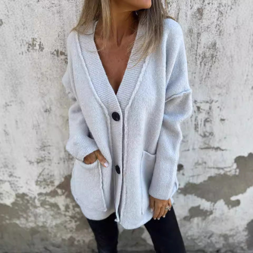 Dames Cardigan en tricot doux avec décolleté en V profond et grandes poches Chic und Stil