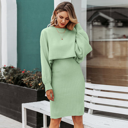 Robe midi tricotée pour femmes avec un haut de pull cropped décontracté et une texture côtelée Chic und Stil