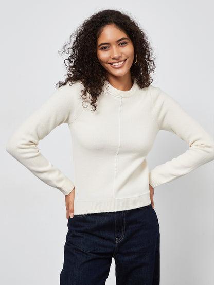 Pull en tricot pour femmes avec un joli col rond et des détails de couture modernes Chic und Stil