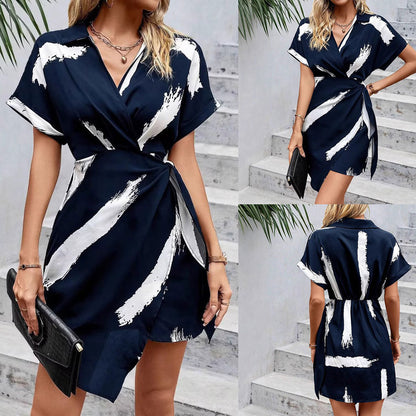 Robe mini enveloppante élégante Chic und Stil pour dames