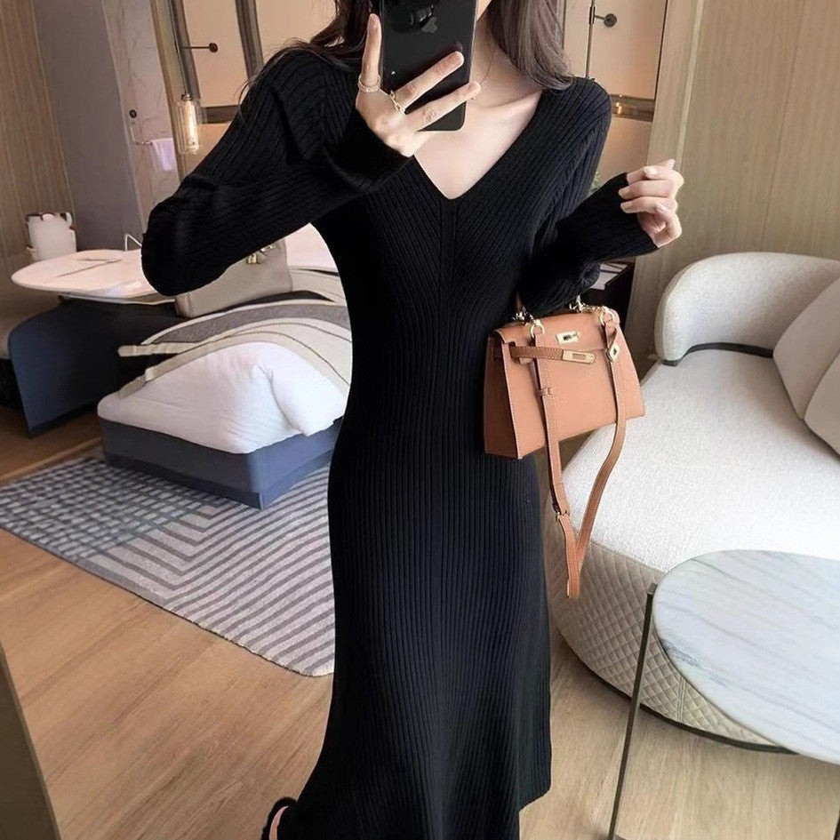 Robe maxi tricot femme avec décolleté en V et fine structure côtelée Chic und Stil