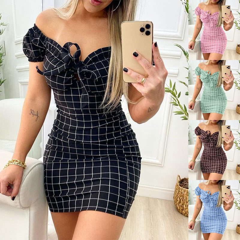 Robe ajustée pour femmes avec détails en volants Chic und Stil